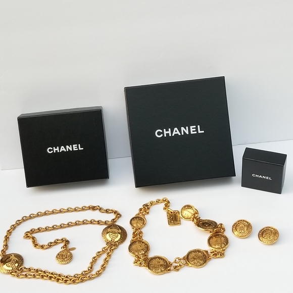Stunning Auth Vintage statement Chanel necklace and earrings   Lot - Picture 15 of 16